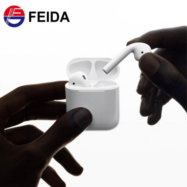 سماعات ايربودز 2 من شركة feida (جراب سماعه هديه)